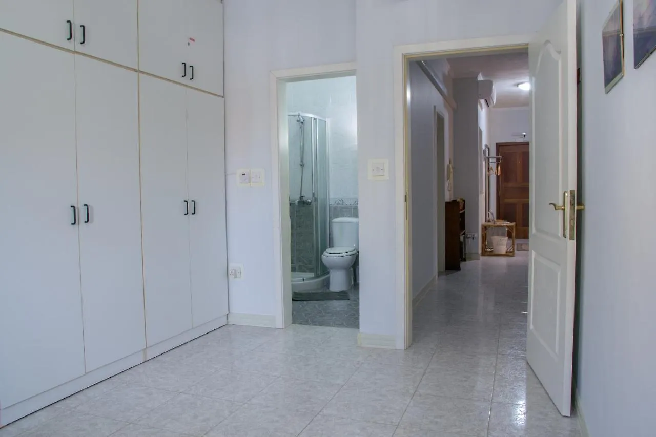 First Floor Corner Apartment Close To The Promenade Tban1-1 マルサスカーラ