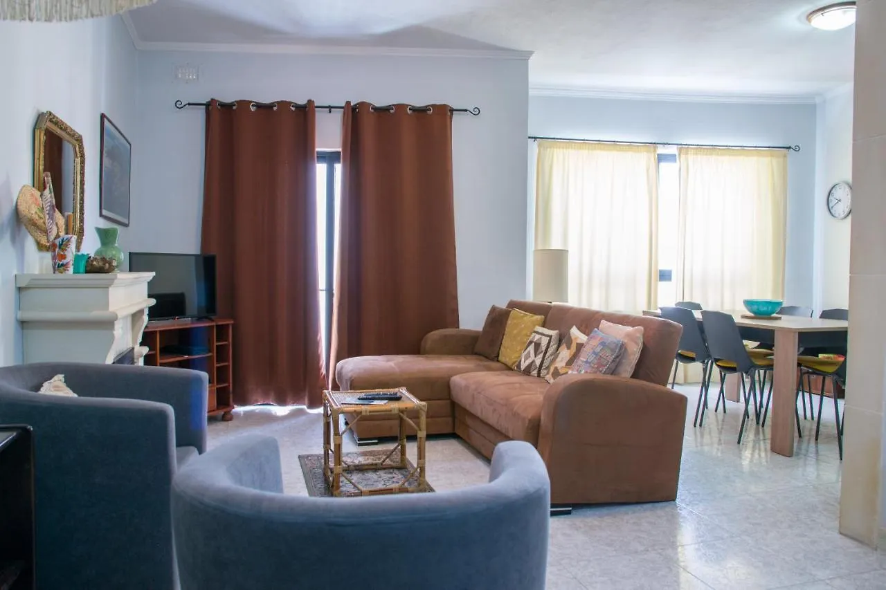 First Floor Corner Apartment Close To The Promenade Tban1-1 マルサスカーラ