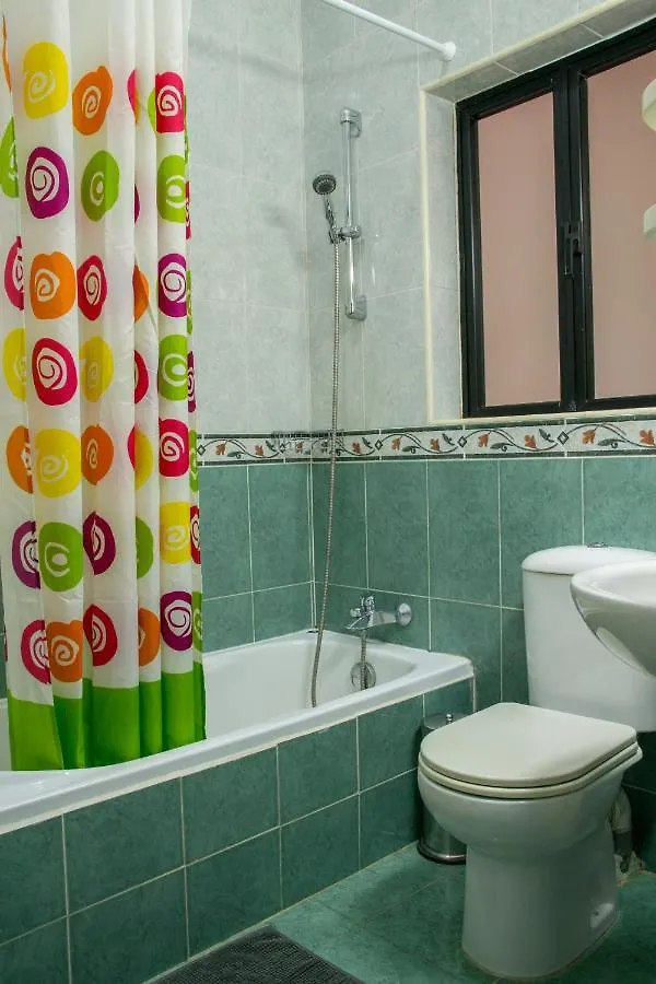 First Floor Corner Apartment Close To The Promenade Tban1-1 マルサスカーラ